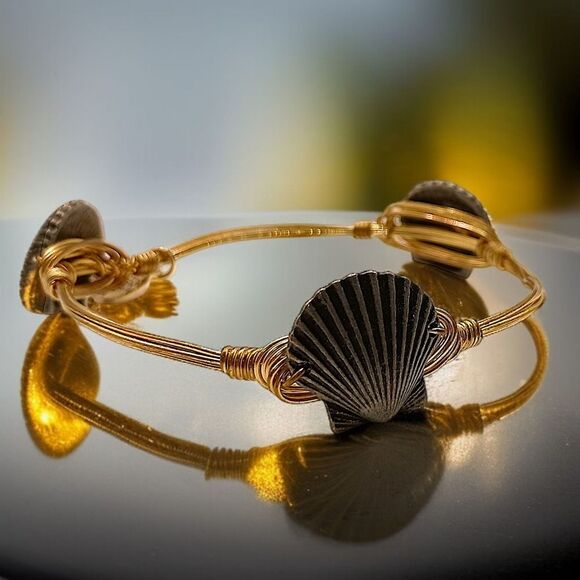 Bourbon And Bowties Bracelet Large Seashell Shells Wire Wrapped Gold Tone Beachy - Picture 14 of 16